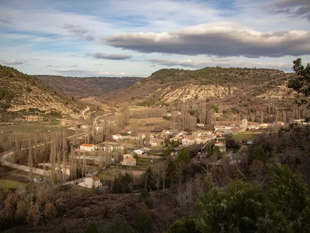 Vista panorámica del pueblo en el valle