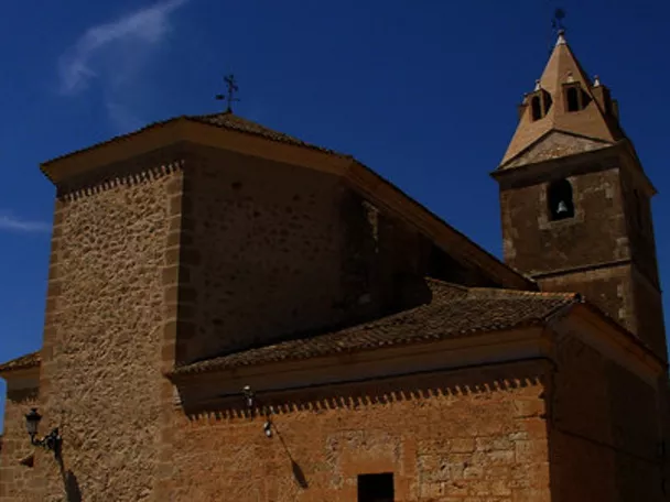 Imagen de la fachada de una iglesia