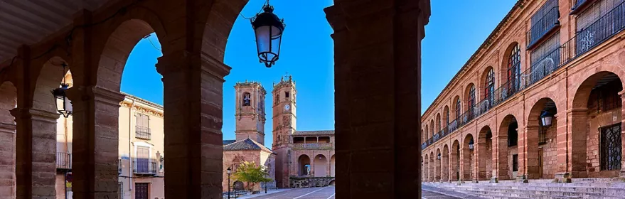 Imagen de la plaza de Alcaraz