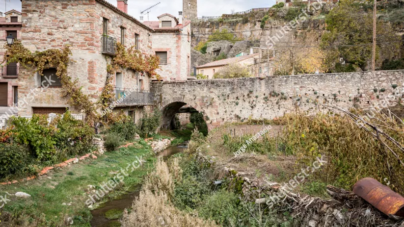 Una vista del pueblo de Anguita, Guadalajara, España