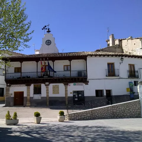 Imagen frontal del ayuntamiento