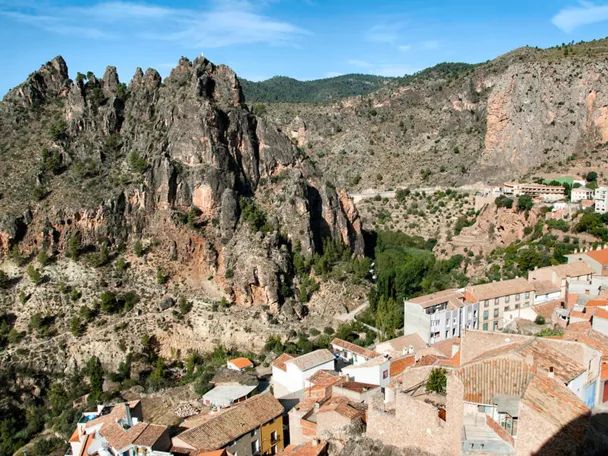Vista de Ayna y sus alrededores