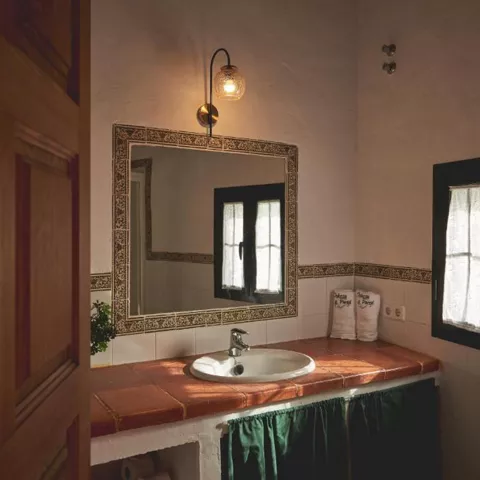 BAÑO SUITE CON VISTAS A LA MONTAÑA