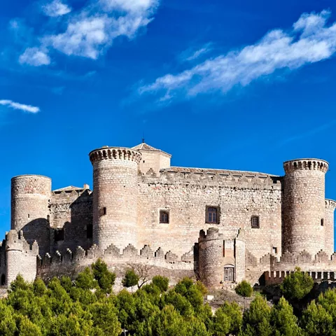 Panorámica del castillo y murallas de Belmonte