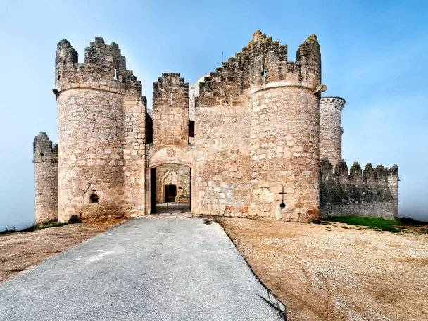 Acceso al castillo de Belmonte