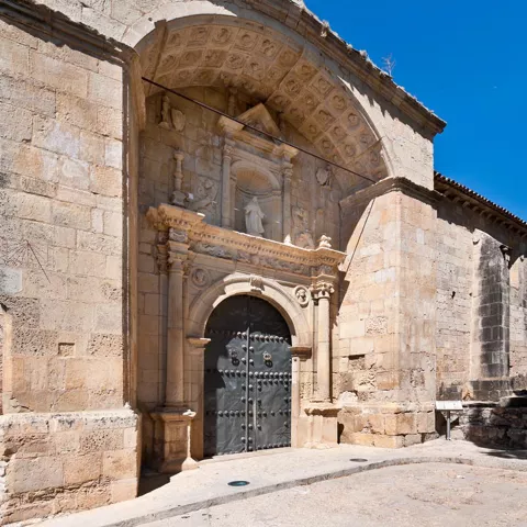 Portada de la iglesia de Nuestra Señora de la Asunción