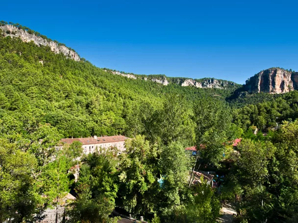 Vista general del balneario de Solán de Cabras en Beteta