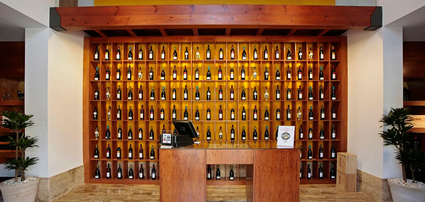 Corcovo - Bodegas Megía e hijos, S.L. | Web oficial de Turismo de ...