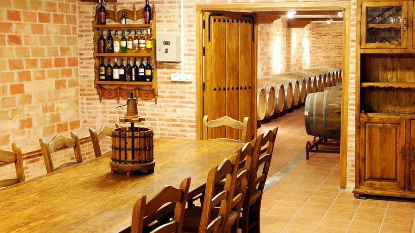 bodegas-simbolo---sc-ntra-sra-de-criptana (1).jpg