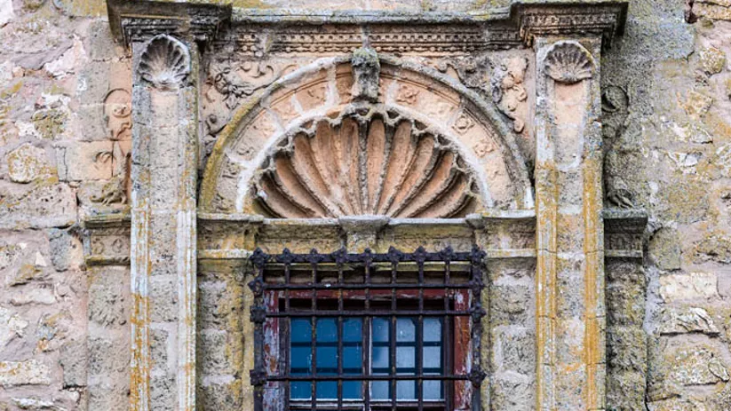 Detalle de la fachada de la iglesia de Santa Catalina, El Bonillo