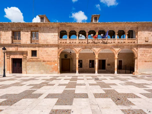 Fachada del ayuntamiento de El Bonillo