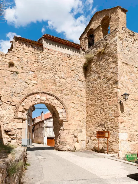 Puerta de la Virgen de Cañete