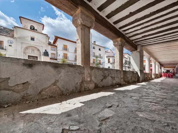 Soportales de la Plaza de Cañete
