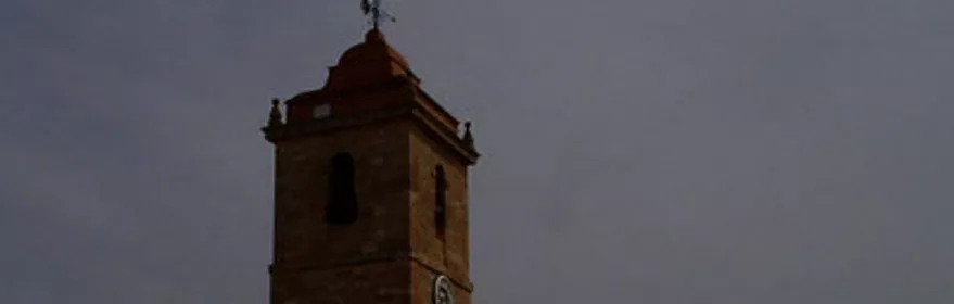 Imagen de la plaza de la iglesia de Casas de Juan Núñez