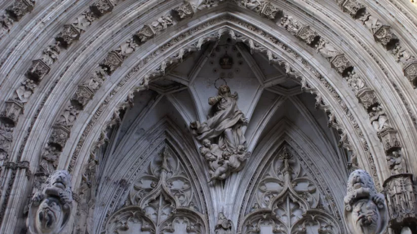 Imagen de un arco de la catedral