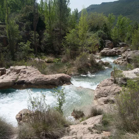 Panorámica de las chorreras del rio Cabriel en Enguídanos, Cuenca