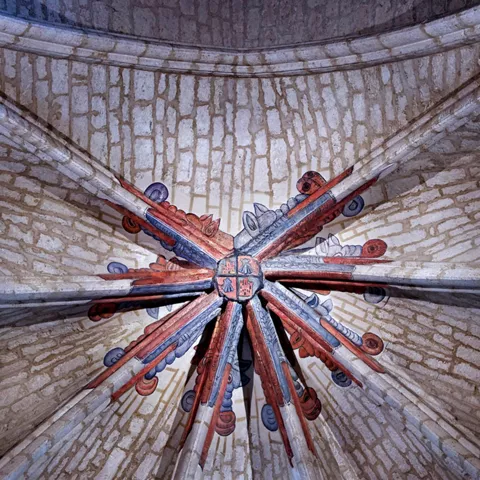 Detalle de una de las bóvedas de la iglesia de Santiago