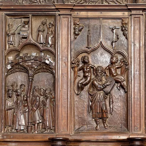 Detalle escultórico de la colegiata de Belmonte