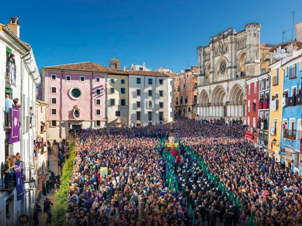 Procesión camino del Calvario durante la Semana Santa