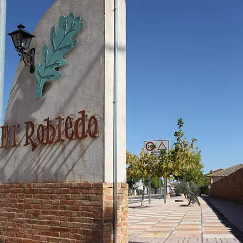 Cartel indicativo en El Robledo, Ciudad Real