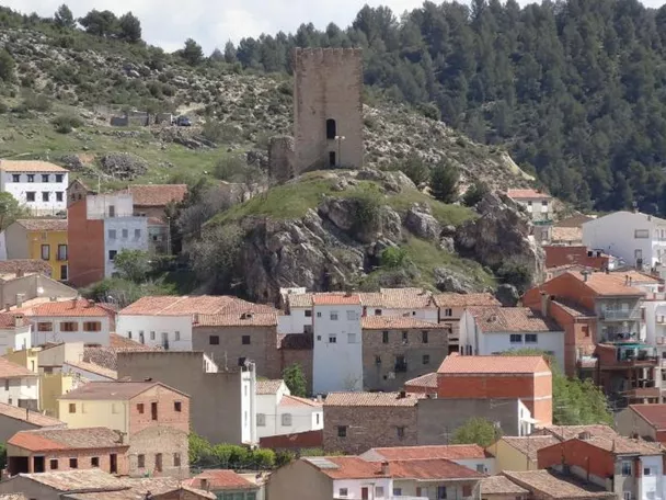 Panorámica de Villora con el castillo