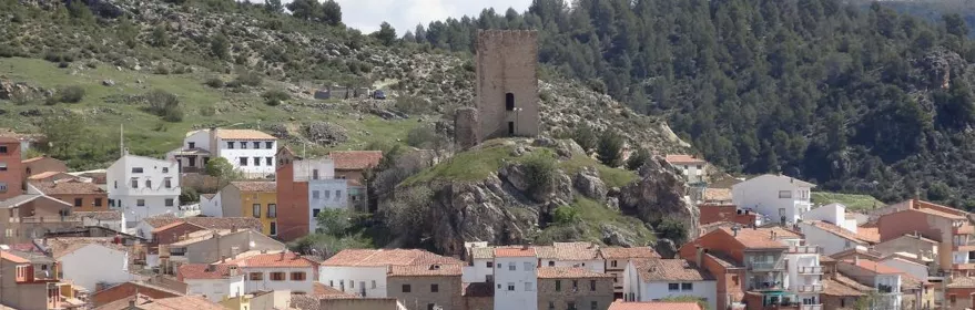 Panorámica de Villora con el castillo
