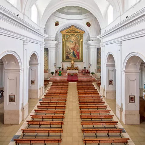Interior de la iglesia de Santa Quiteria de Elche de la Sierra