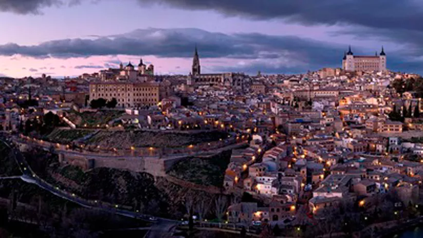 Imagen panorámica de Toledo de noche
