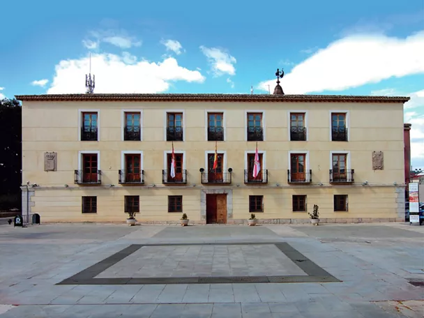 Fachada del Palacio de los Duques de Riánsares en Tarancón