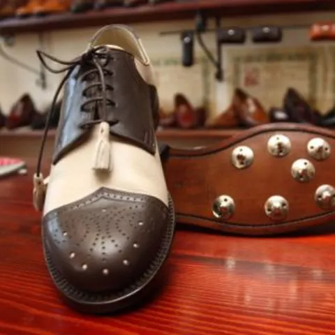 Imagen de zapatos con suela artesanos