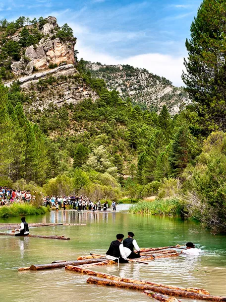 Gancheros del Tajo, Revival of the ancient work of taking the woods from the forest to the towns. Guadalajara and Cuenca province. Castilla La Mancha, Spain