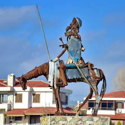 Imagen de otra estatua de Miguel de Cervantes