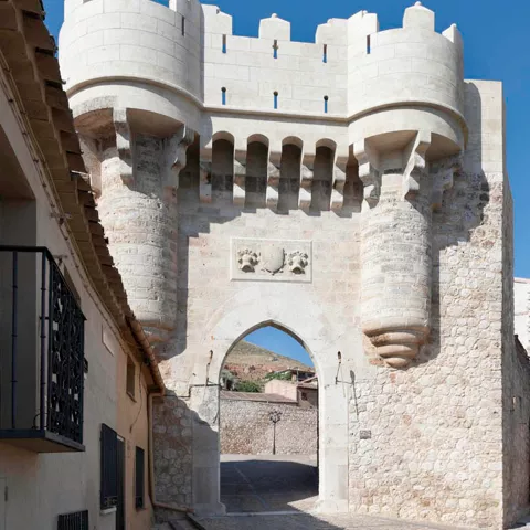 Puerta de Santa María, Hita.