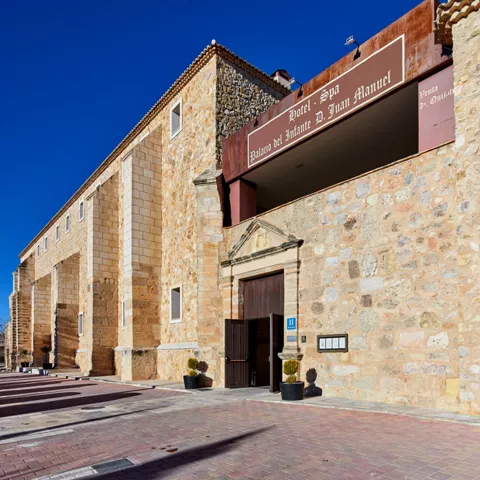 Imagen de la fachada del hotel