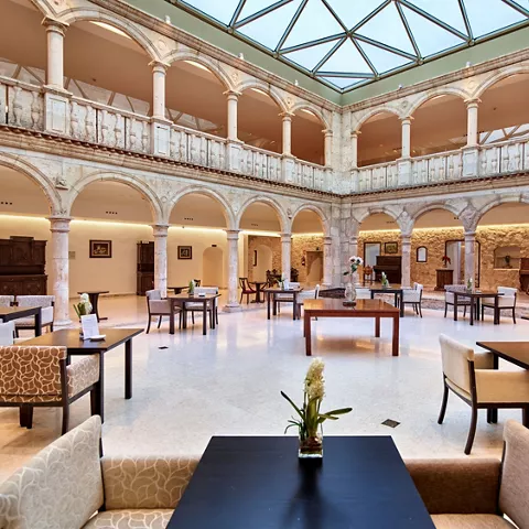 Imagen de un salón del hotel