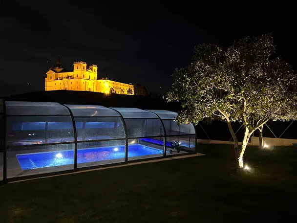 Capacidad 10 personas, piscina climatizada, barbacoa