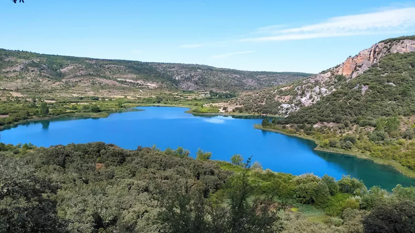 Vista de la laguna grande de El Tobar en Beteta, Cuenca