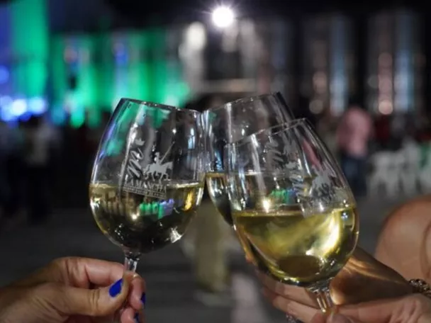 Brindis en Airén Fest en Campo de Criptana