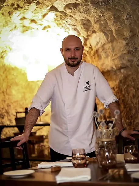 El chef Miguel Escutia en el restaurante Raff San Pedro