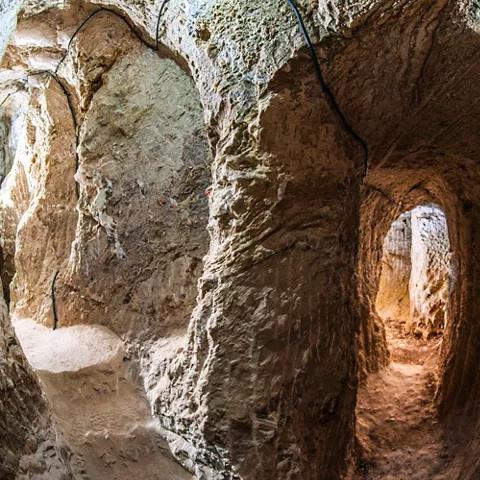 Galerías de la mina de la Mora Encantada