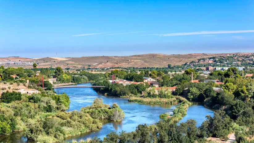 Vista del Tajo y el campus universitario de la Fábrica de Armas