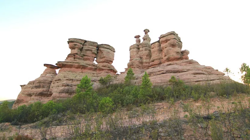 Vista de los monigotes de campanarejo de Hernarejos