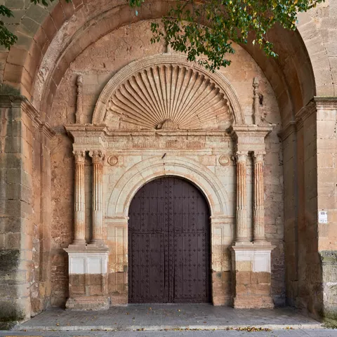 Portada de la iglesia de San Miguel, Mota del Cuervo
