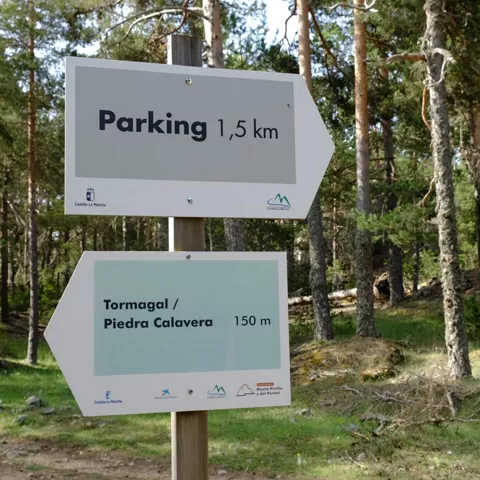 Indicaciones en la Muela Pinilla en Masesoga, provincia de Cuenca