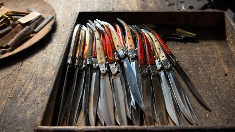 Fabricación artesana de navajas típicas de Santa Cruz de Mudela