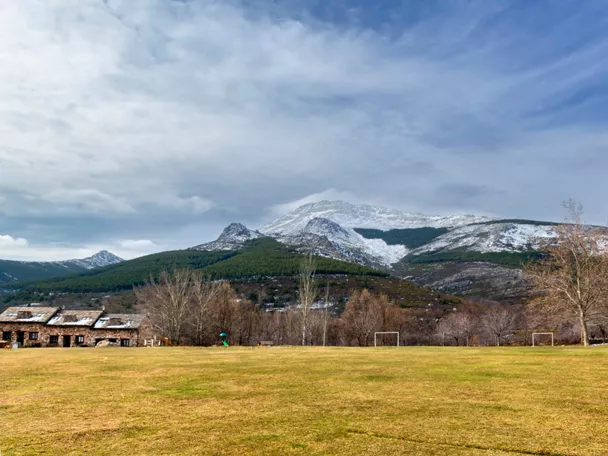 Vista del Ocejón desde Valverde de los Arroyos