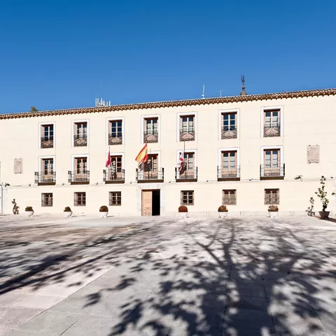 Vista exterior del Palacio de los Duques de Riánsares en Tarancón