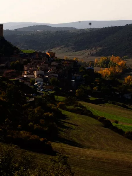 Imagen aérea de lejos del pueblo