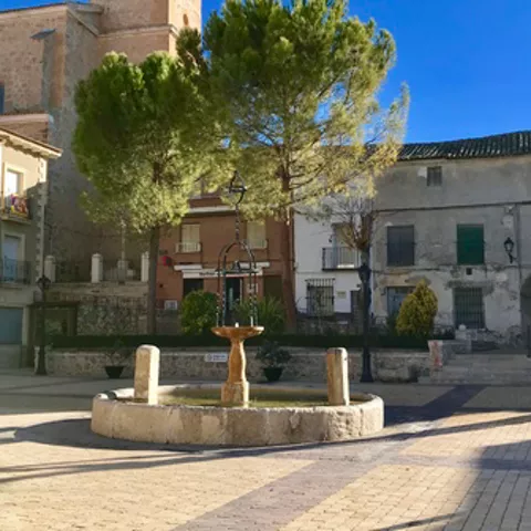Imagen de la plaza de Illana