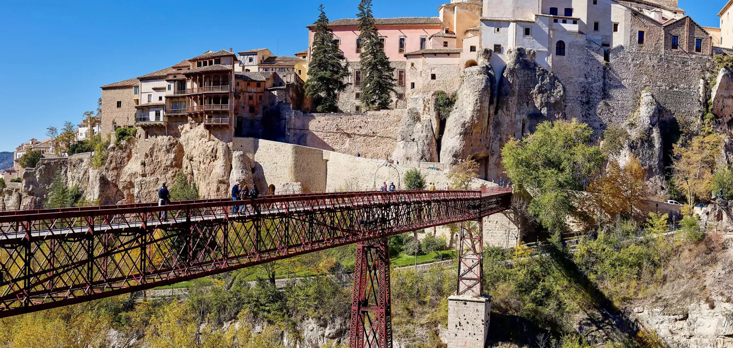 Imagen del puente San Pablo en Cuenca